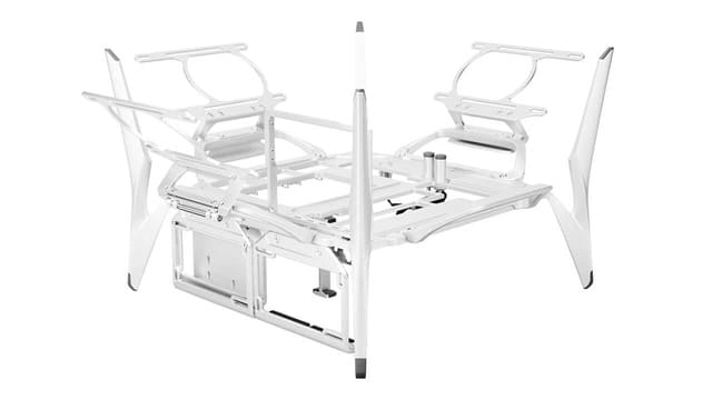 InWin Shift 側面角度，展示沙模鑄造腳座與鋁管結構
