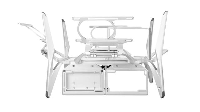 InWin Shift 機殼背面視圖，展示 SSD 與 HDD 安裝架