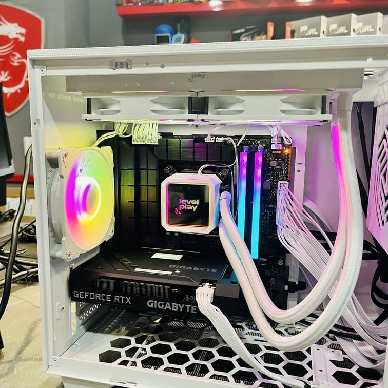 Levelplay 水冷頭特寫 64GB記憶體