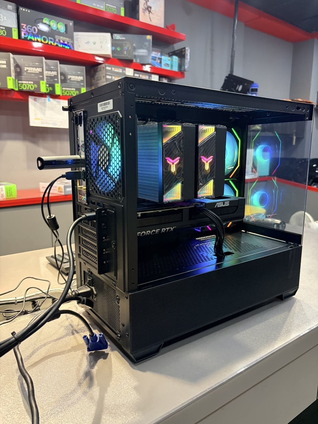 IMG_4170.jpg 機殼背部理線與電源配置