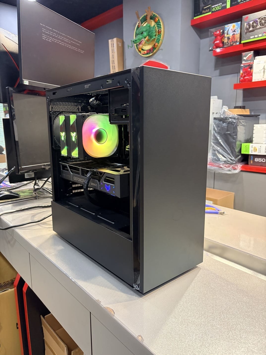 IMG_4181.jpg 機殼實心側板安裝後樣貌