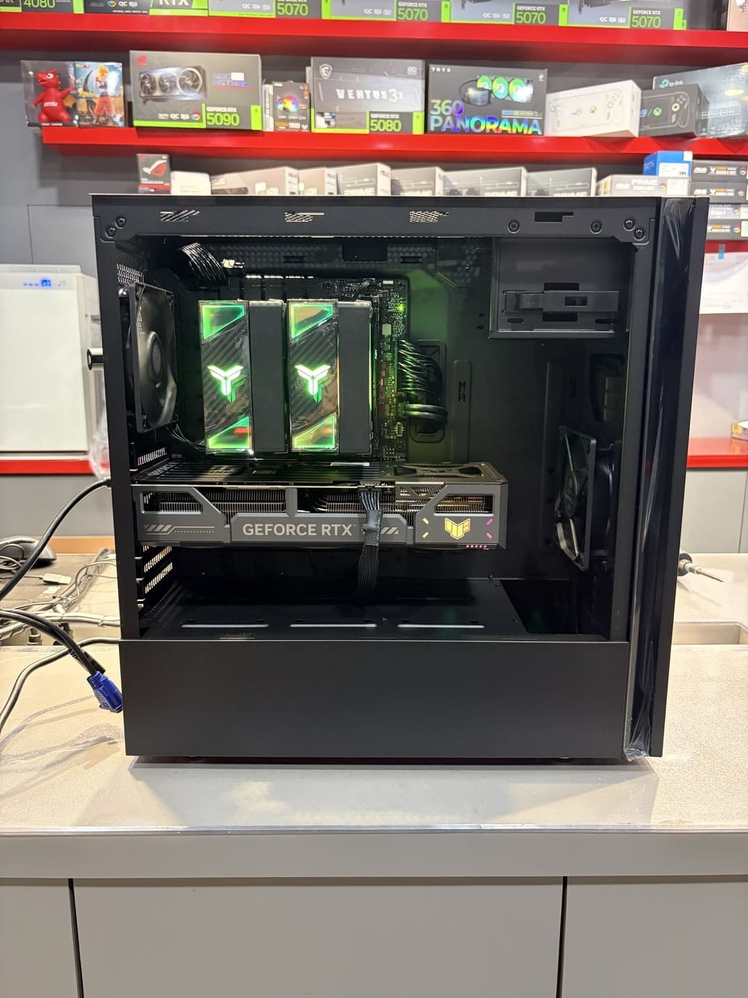 IMG_4182.jpg 機殼內部硬體配置一覽