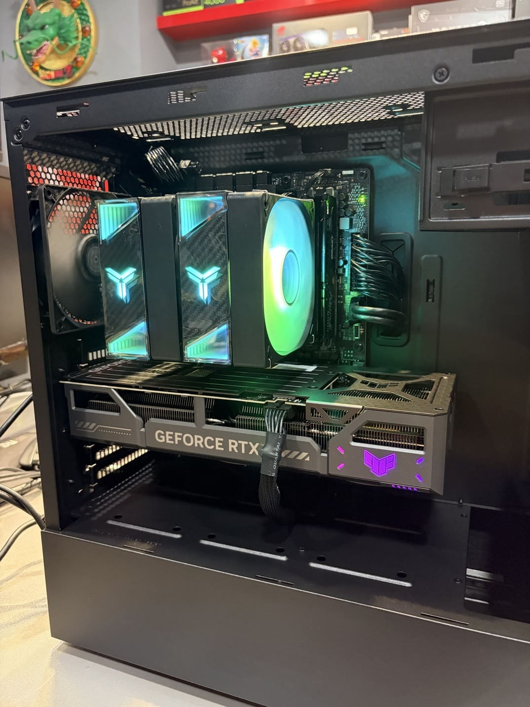 IMG_4184.jpg 雙塔散熱器與TUF顯卡近拍