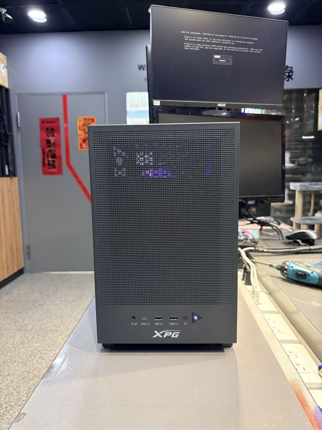 XPG VALOR MESH NANO 機殼正面特寫