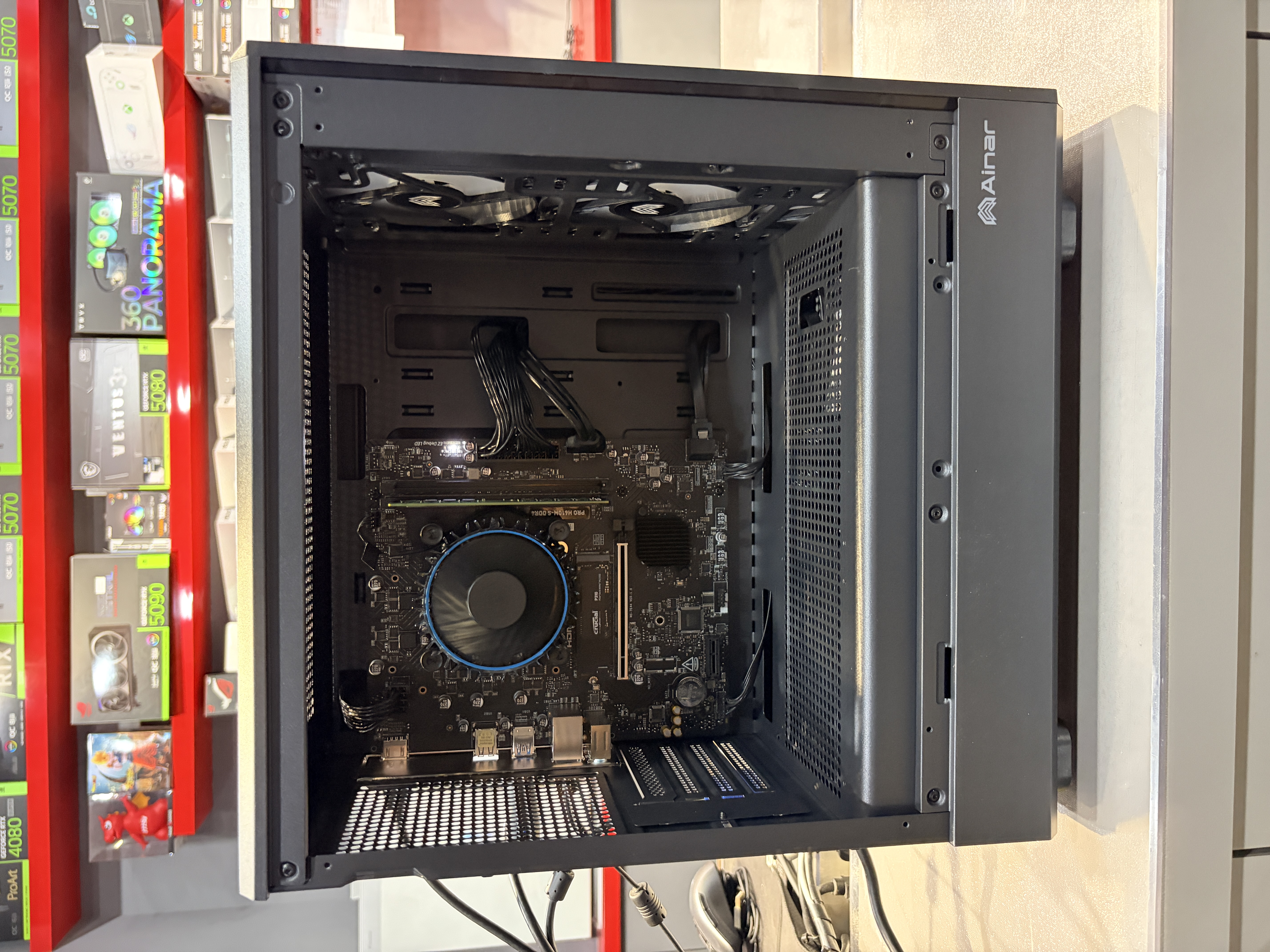 內部近照 記憶體與SSD安裝位置