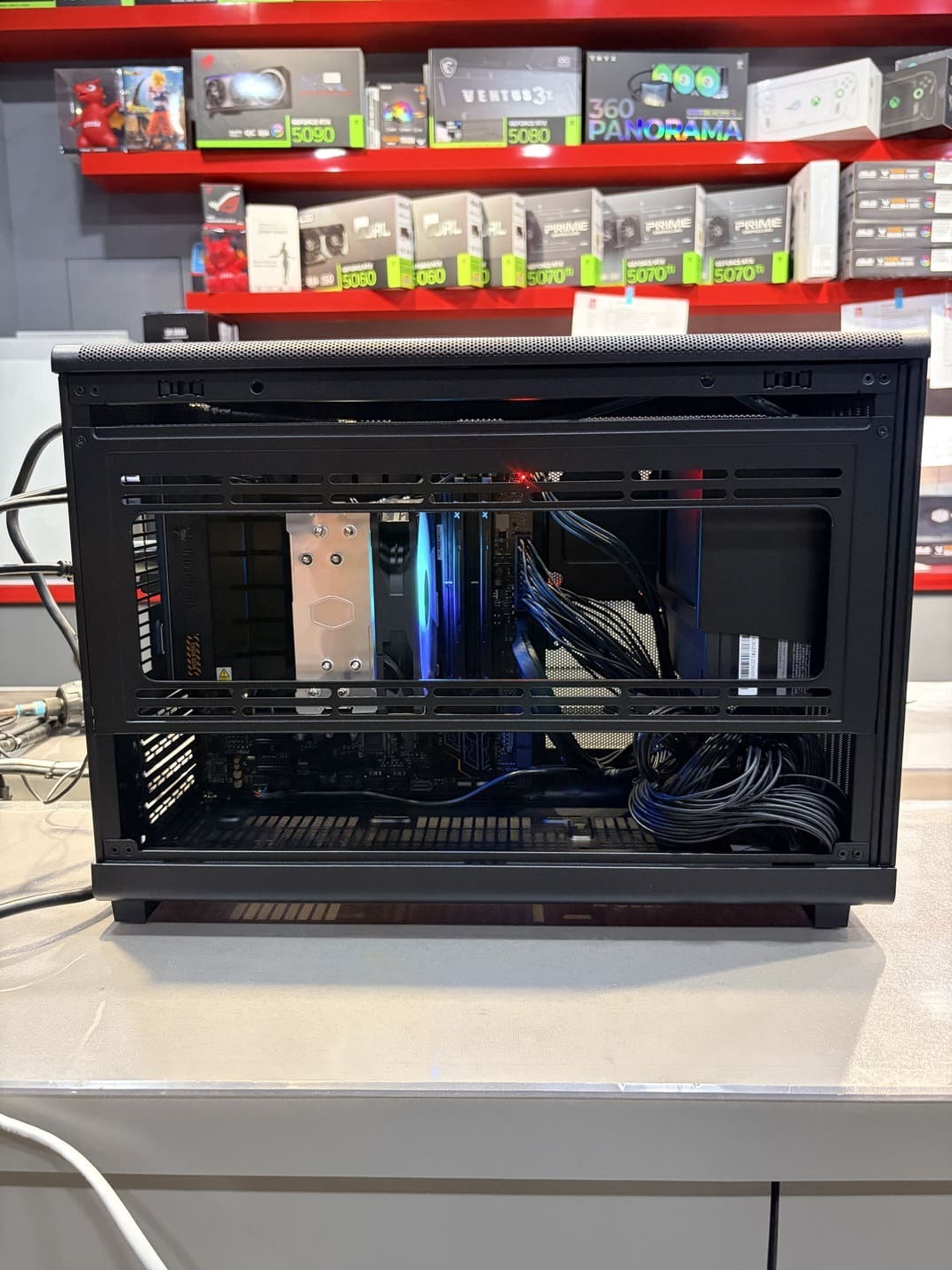 電腦內部配置全覽 無獨顯空間寬敞