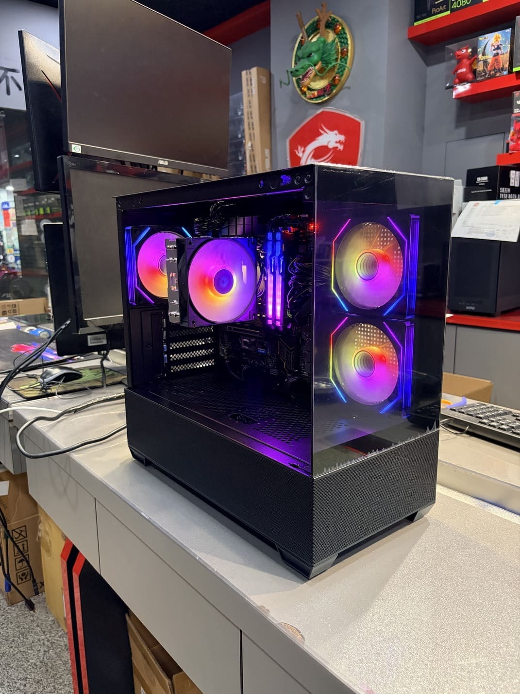 機殼側面視角 展示九州風神散熱器