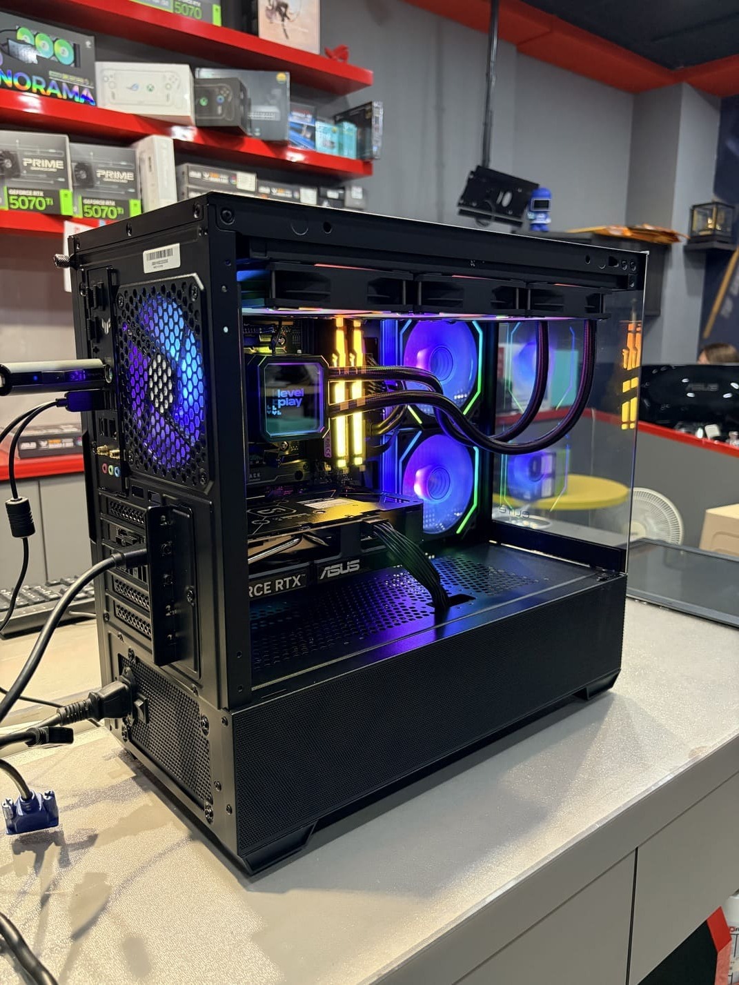 電腦內部配置全覽 顯卡與水冷配置