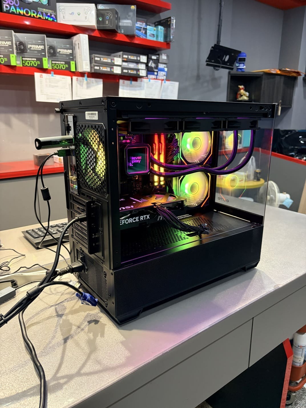 機殼背部整線與電源配置