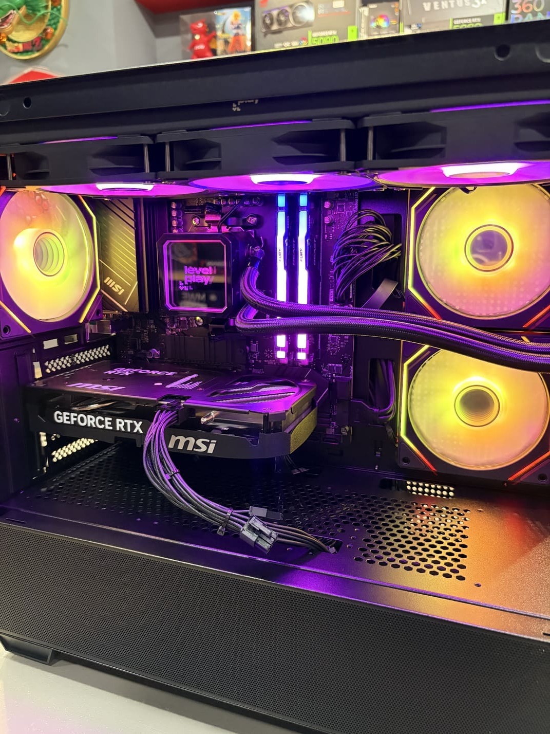 內部近照 Levelplay水冷頭與記憶體