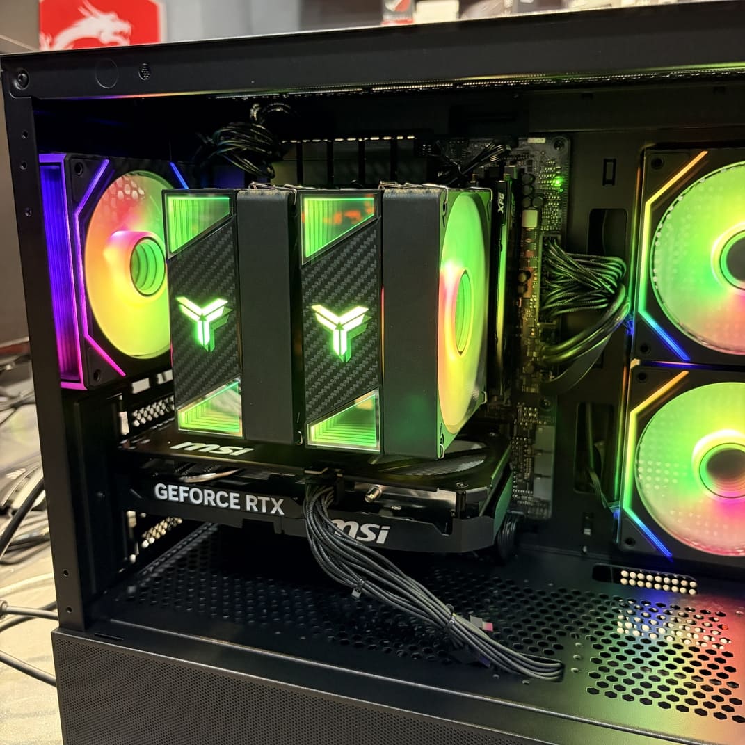 內部近照 喬思伯散熱器與威剛記憶體