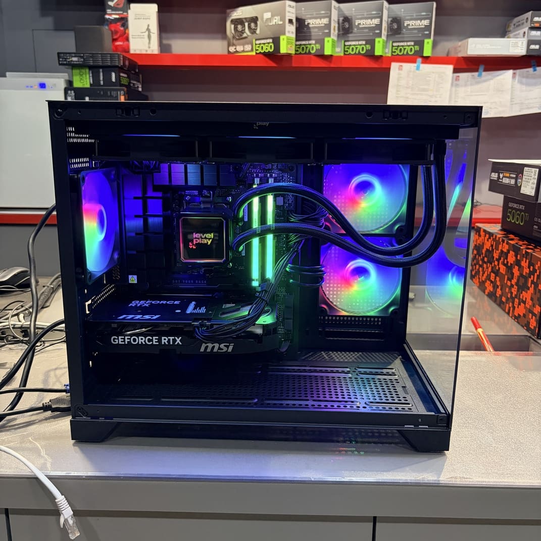 機殼背部整線與電源配置