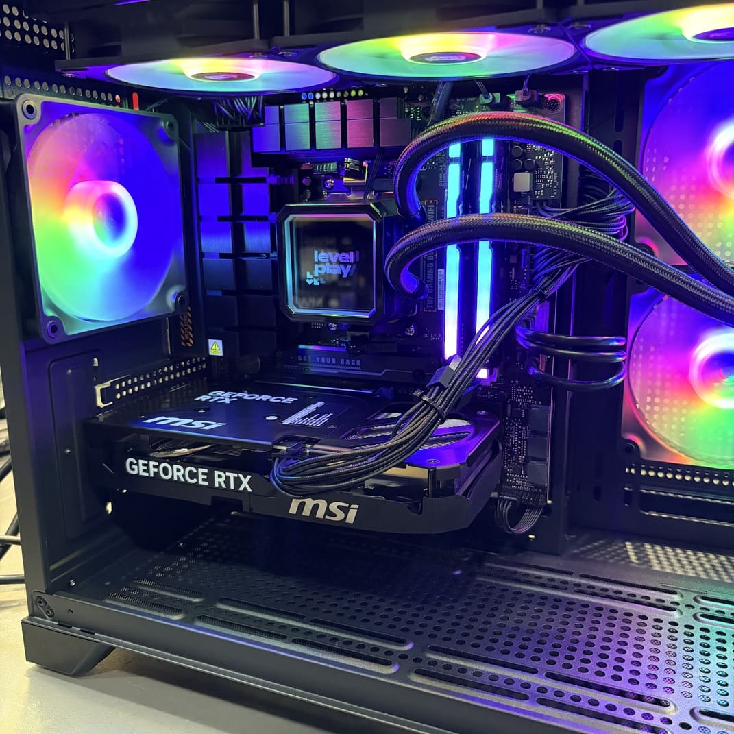 內部近照 Levelplay水冷頭與記憶體