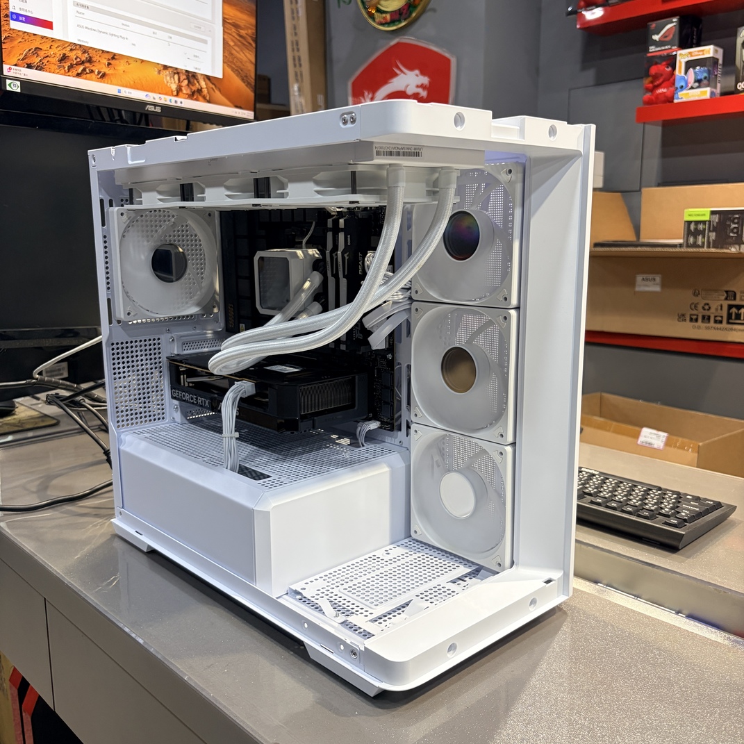 Jonsbo D300 白色全景機殼，電腦組裝完工照，關閉RGB燈效展示