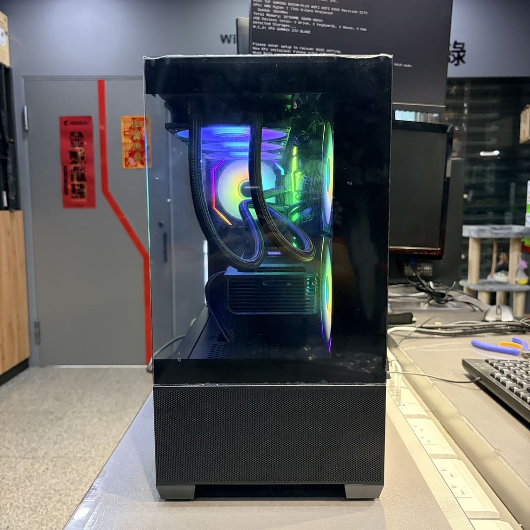 酷碼 Elite 490 全景機殼，黑色電競主機，360水冷