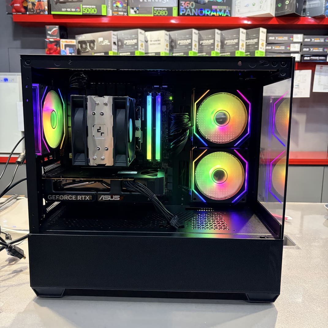 電腦內部整線 側面全景 RTX 5060 安裝細節