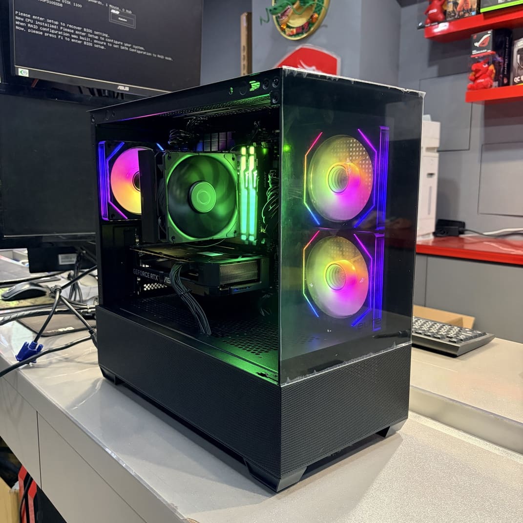 電腦RGB燈光效果展示 側面進氣風扇