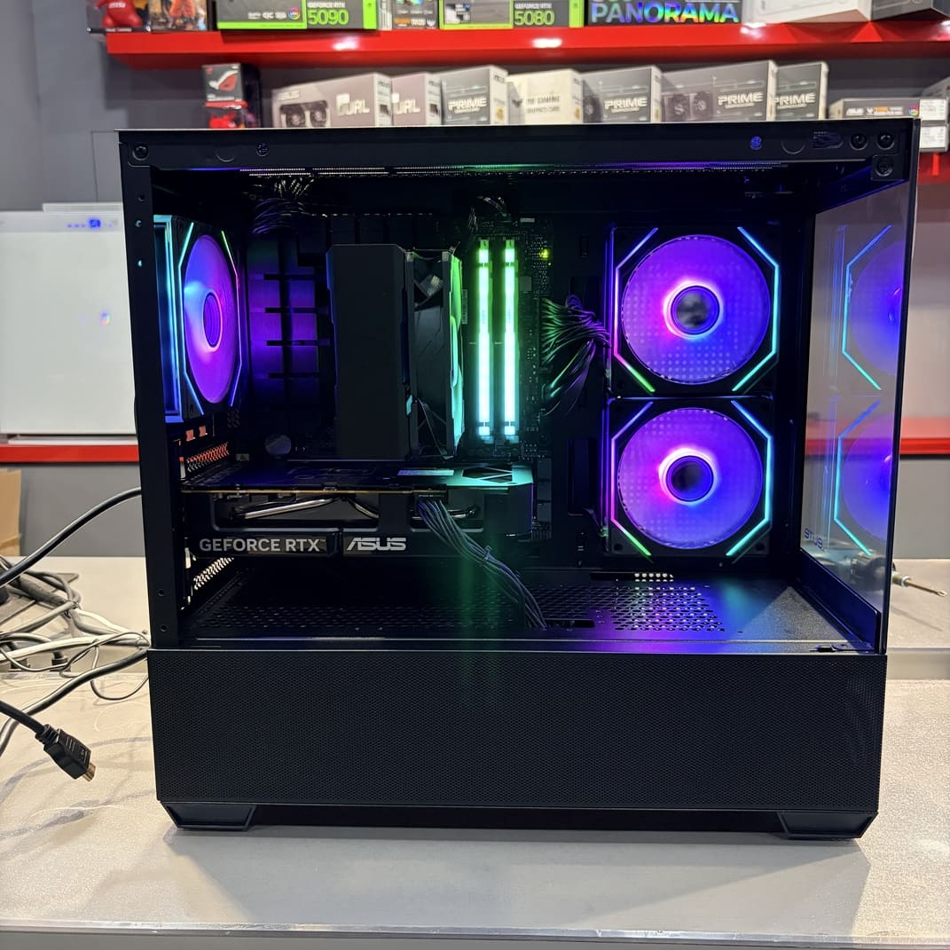 電腦組裝側面內部結構 顯卡支撐 散熱風道