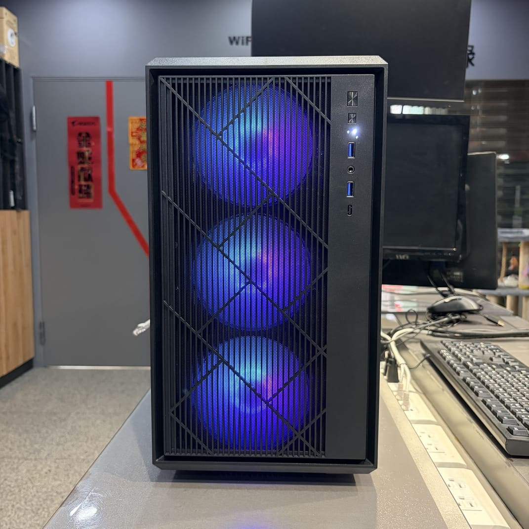 Ainar M200 機殼正面 網孔透氣設計 ARGB風扇