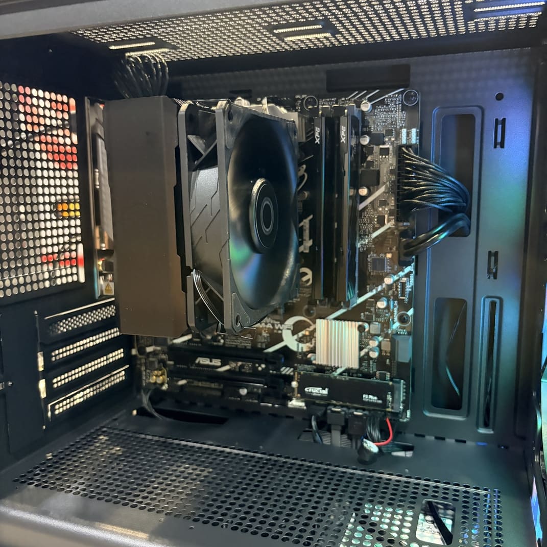 Cooler Master Hyper 212 Black 散熱器特寫 ADATA記憶體