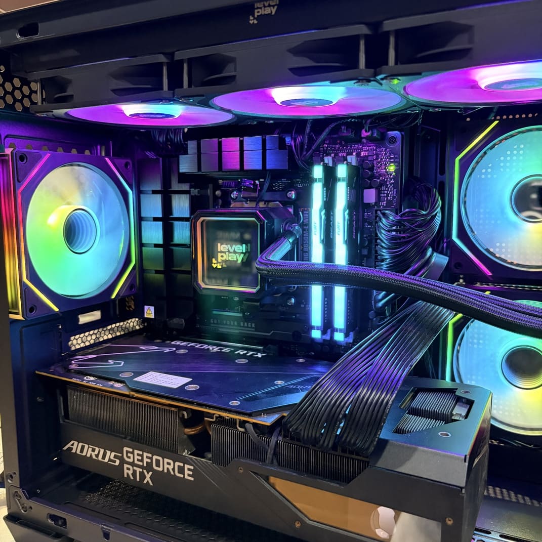 Levelplay CL360 水冷頭特寫 Kingston RGB 記憶體