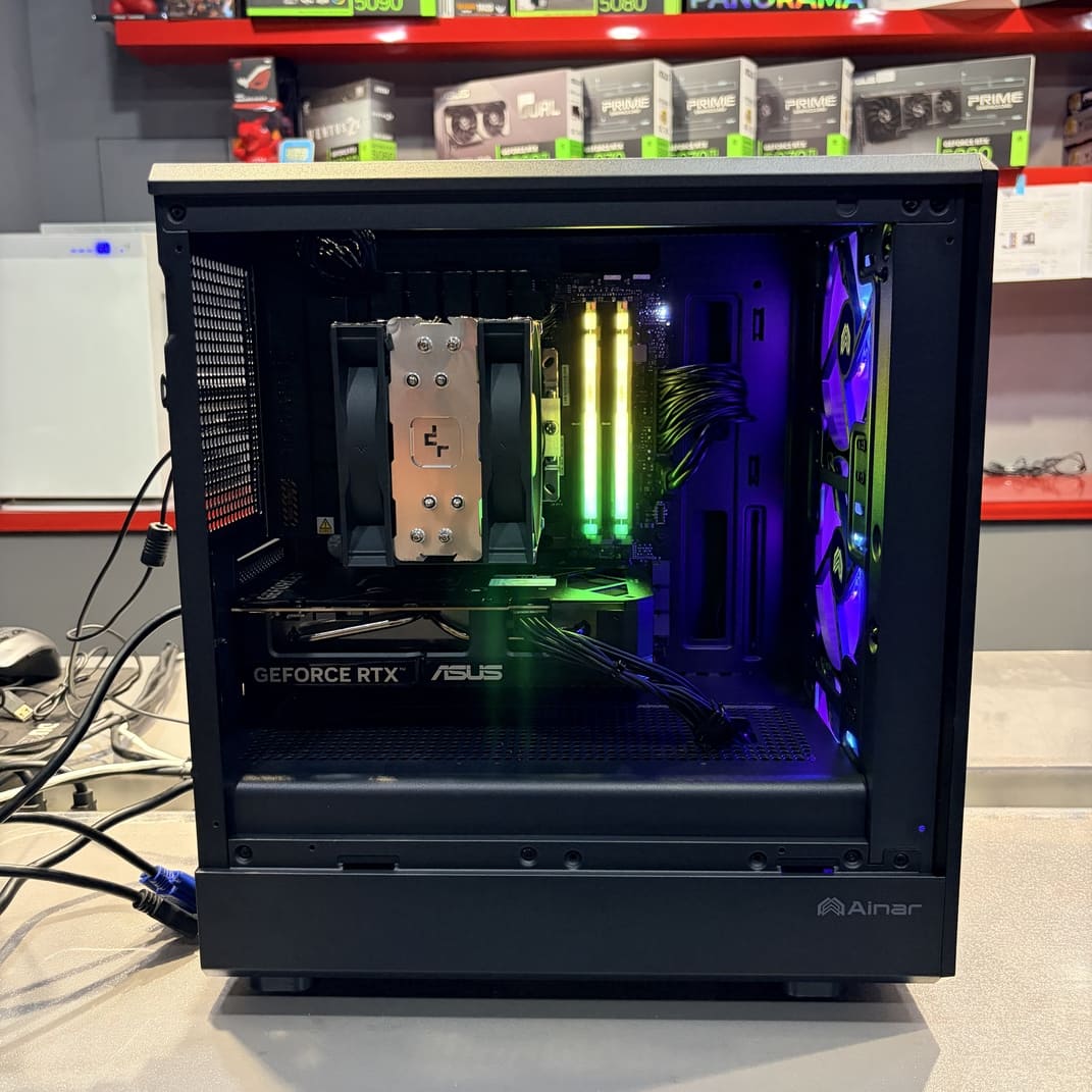 電腦內部走線 R5 9600X 雙塔散熱器 RTX 5060 顯卡安裝