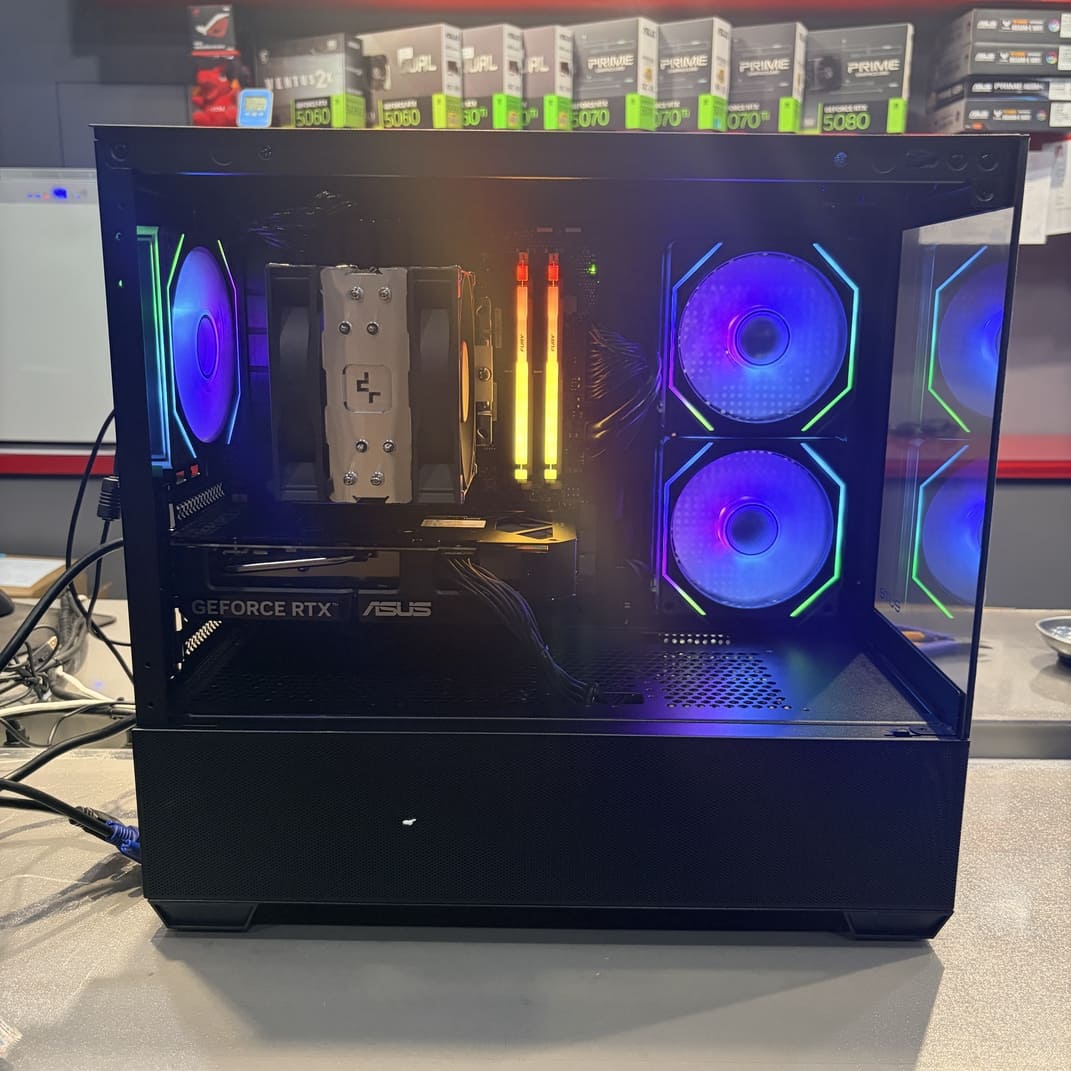 ASUS TUF B650M, RTX 5060Ti 顯卡, 內部硬體配置, 正面視角