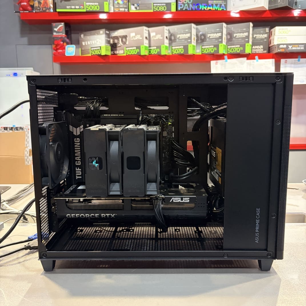 電腦內部走線細節，RTX 5080 顯卡安裝，電腦菜單實作