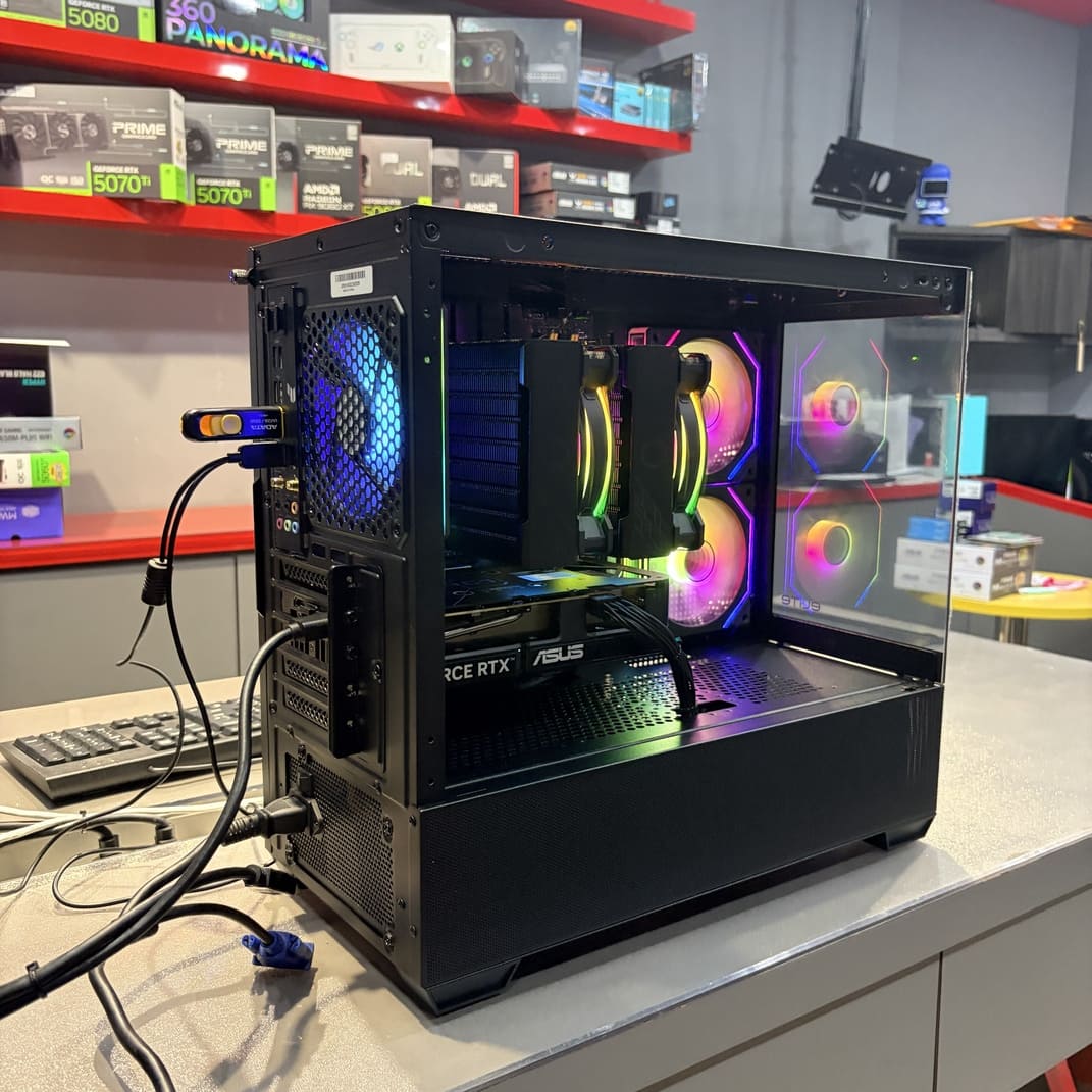 電腦背部整線 電源供應器安裝位置 硬碟擴充空間