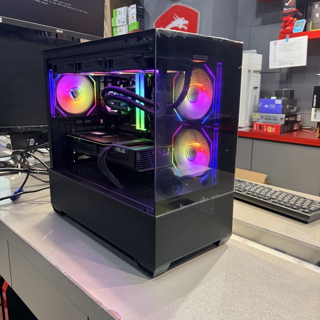 高雄電腦組裝完工照 TPC990714 全機展示