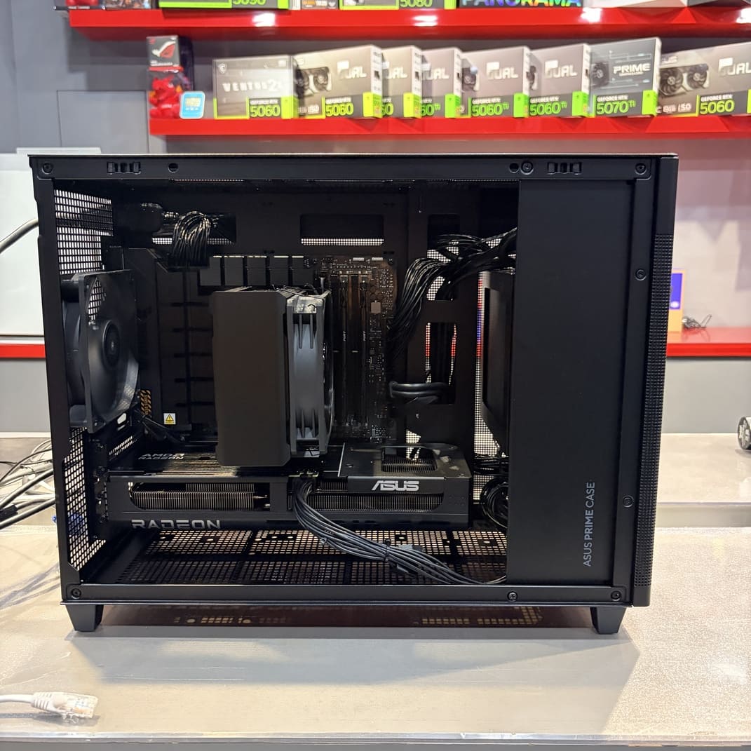 電腦內部整線 ASUS RX9060XT 顯卡安裝 M-ATX主機板配置