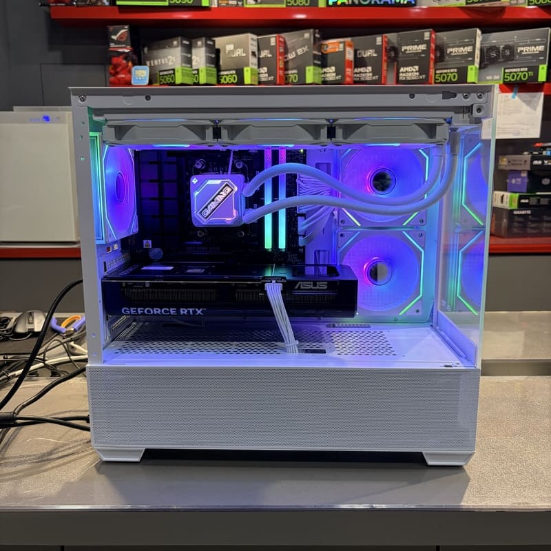 電腦主機內部走線配置 技嘉水冷與華碩顯卡安裝細節