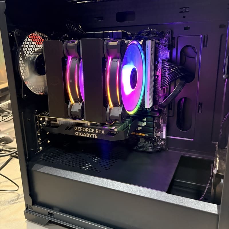 客製化電腦主機 ARGB燈效 酷碼散熱器特寫