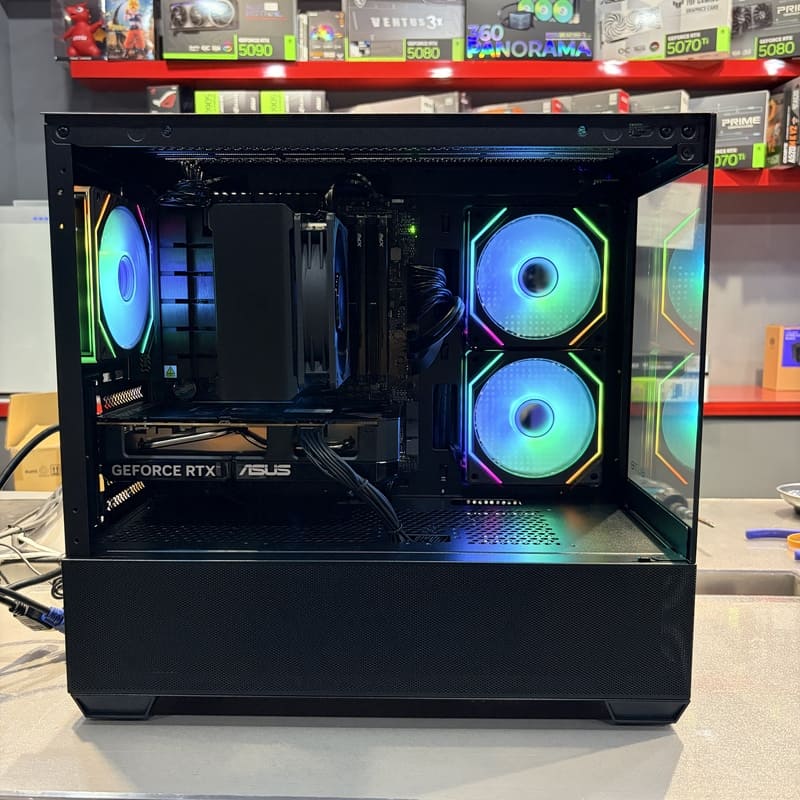 電腦內部整線：ASUS TUF B650M 主機板與顯卡安裝