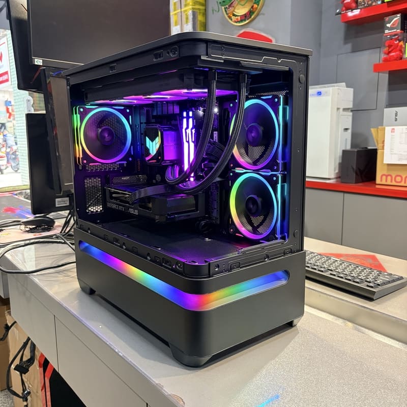 電腦開箱 完工照 DIY 散熱優化 整機點亮