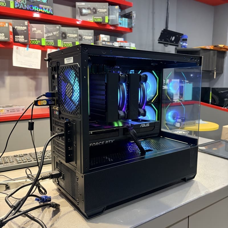 電腦開箱 完工照 DIY 散熱優化 後斜角視角