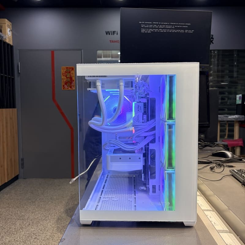 2026 電腦開箱 完工照 側面風扇 進氣風道 玻璃透側 散熱優化