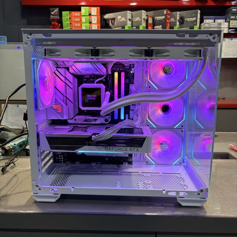 2026 電腦開箱 完工照 內部零件特寫 水冷螢幕 顯示卡走線 散熱優化