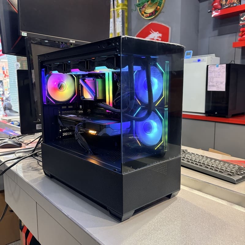 電腦完工照 DIY 散熱優化 電腦開箱 燈光氛圍