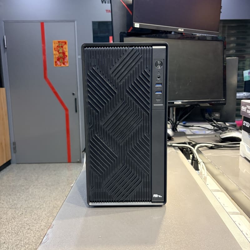 電腦開箱 完工照 正面面板設計 散熱優化