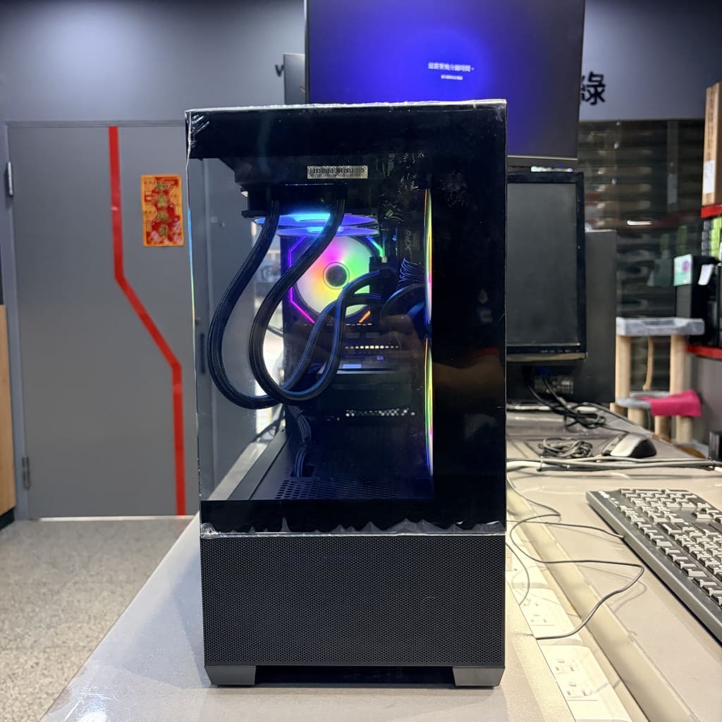 電腦開箱 完工照 DIY 散熱優化 機殼正面外觀