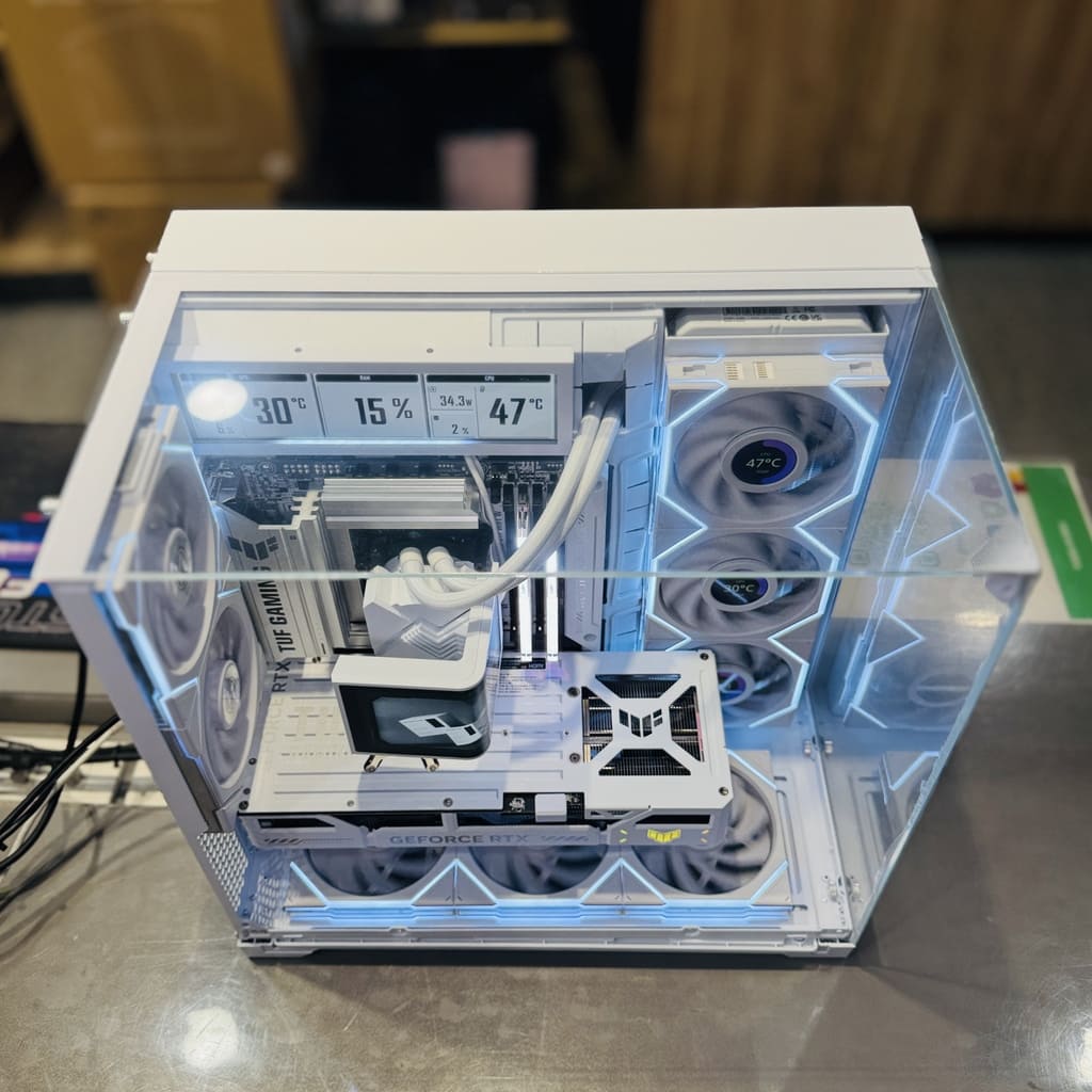 聯力 O11 Vision Compact 全白海景機全景照