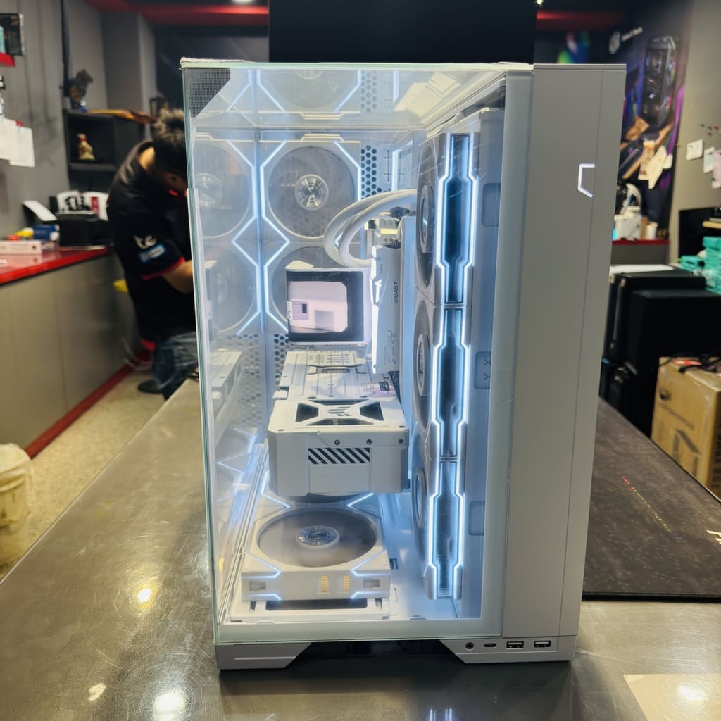 機殼側面視覺效果