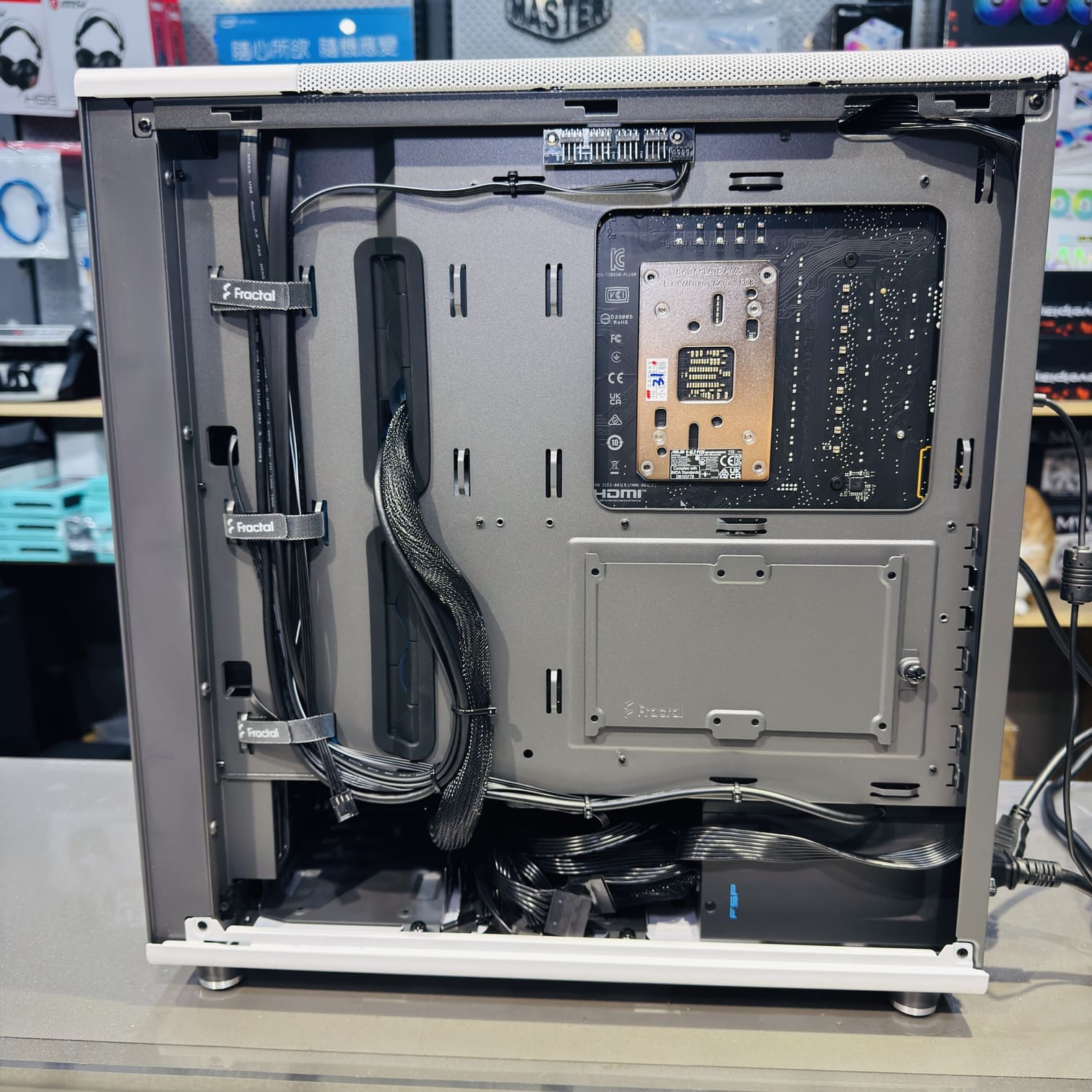 電腦背板理線，整線技巧，高雄電腦組裝推薦