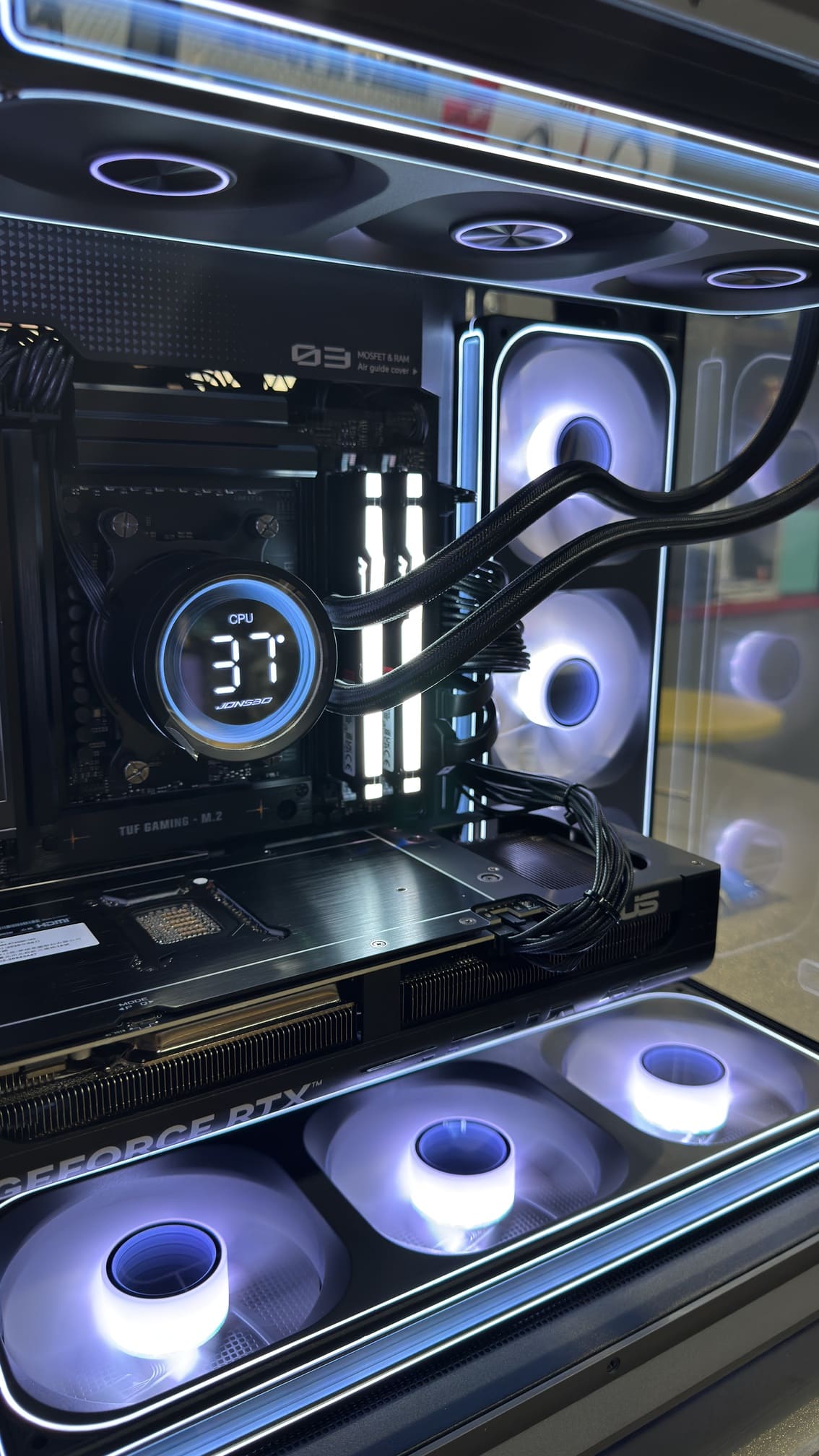 JONSBO 水冷頭與主機板供電散熱片細節