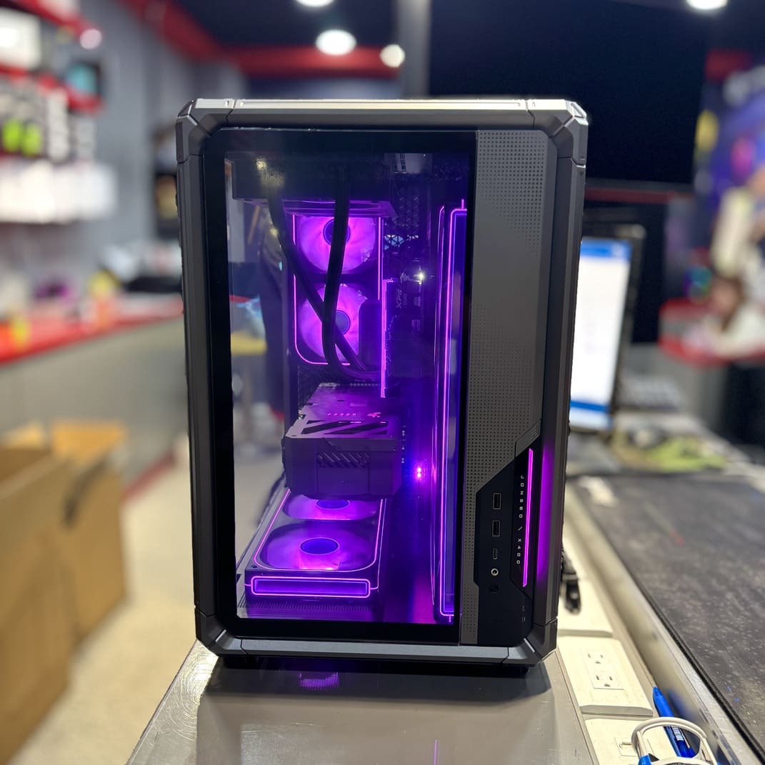 Jonsbo X400 機殼側面外觀與內部燈效透視