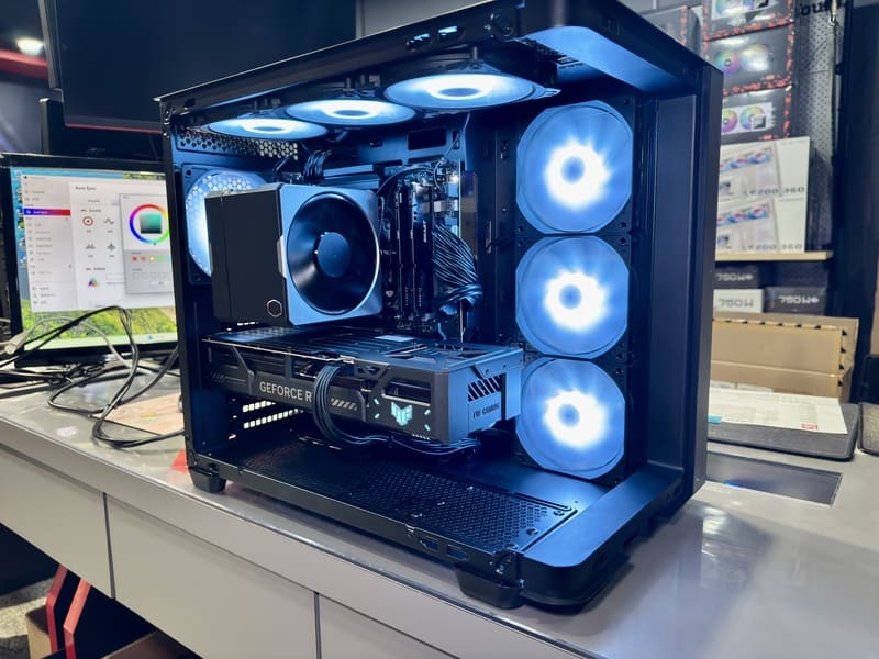 低調奢華的電競猛獸，開機即戰