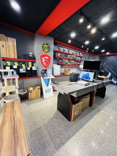 高雄小唐電腦的專業電腦維修工作台與工具