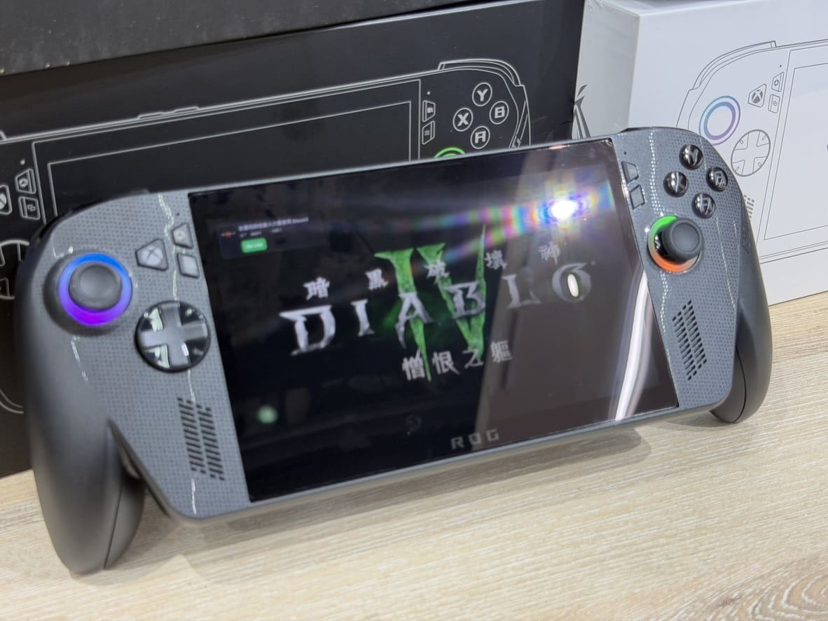 ROG Xbox Ally 2025 運行暗黑破壞神4遊戲畫面實拍