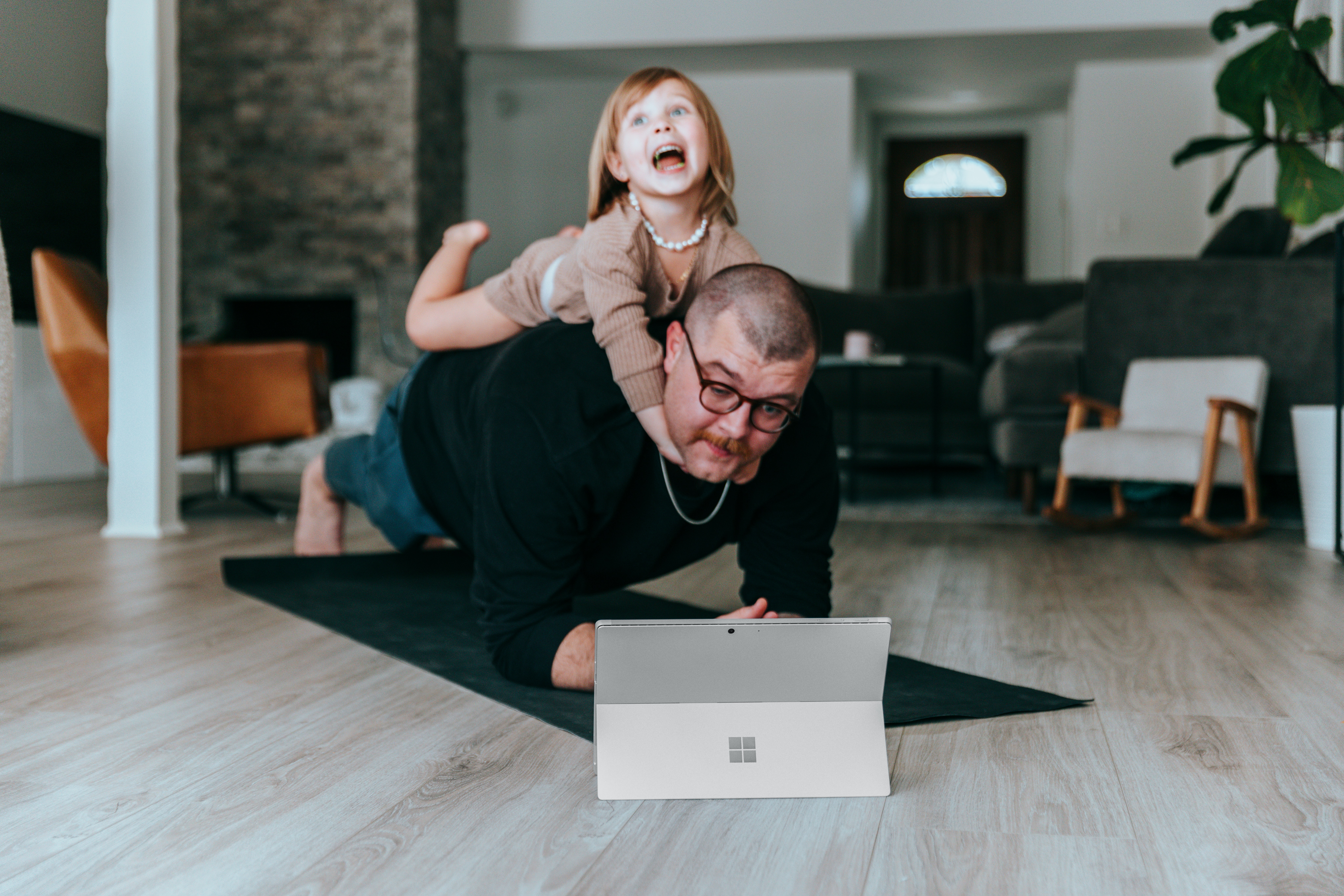 surface-GLQHgBMCwbA-unsplash surface-GLQHgBMCwbA-unsplash
